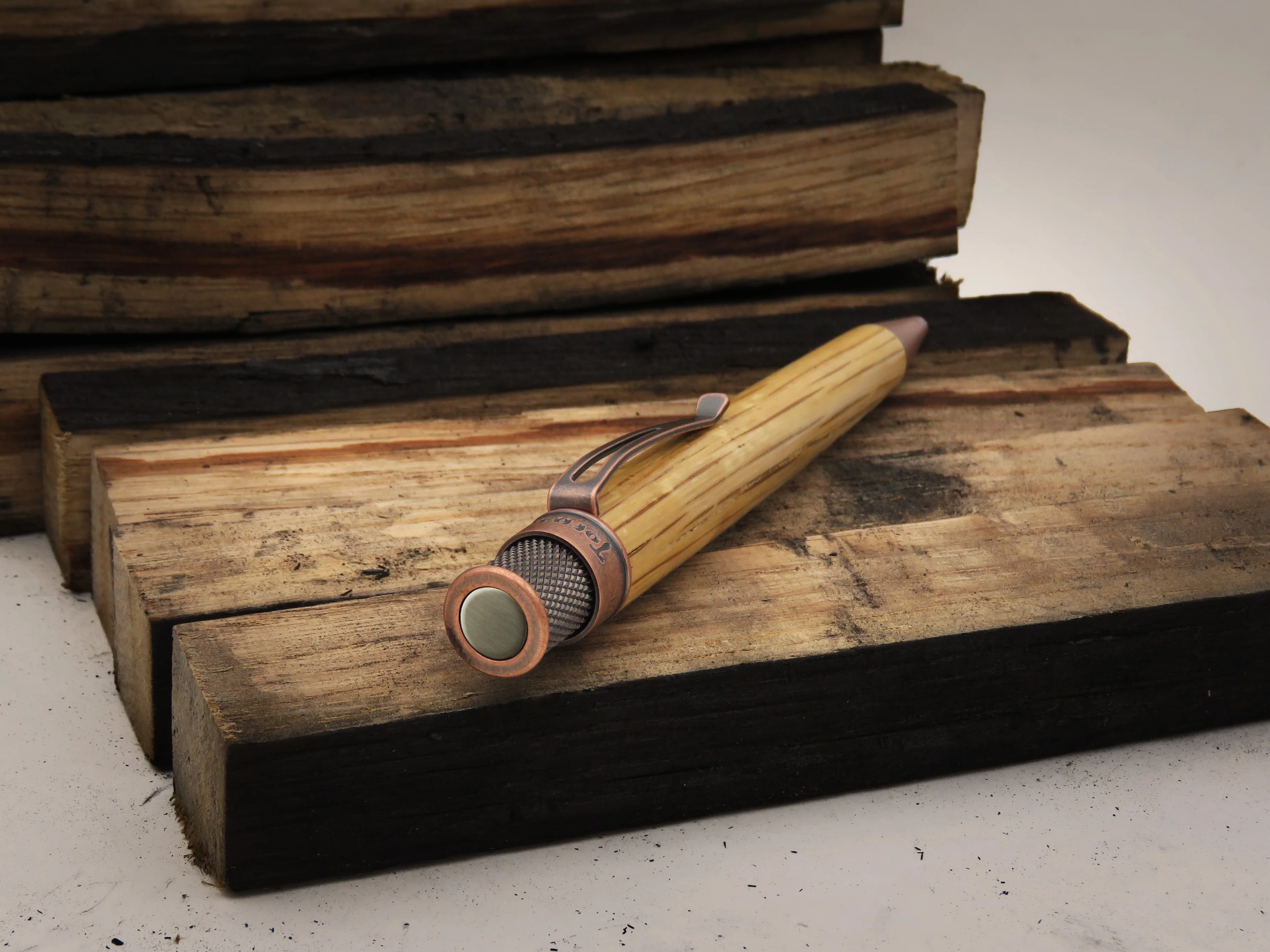 Retro 1951 Tornado Woodworks Bourban Barrel Rollerball - Image 3