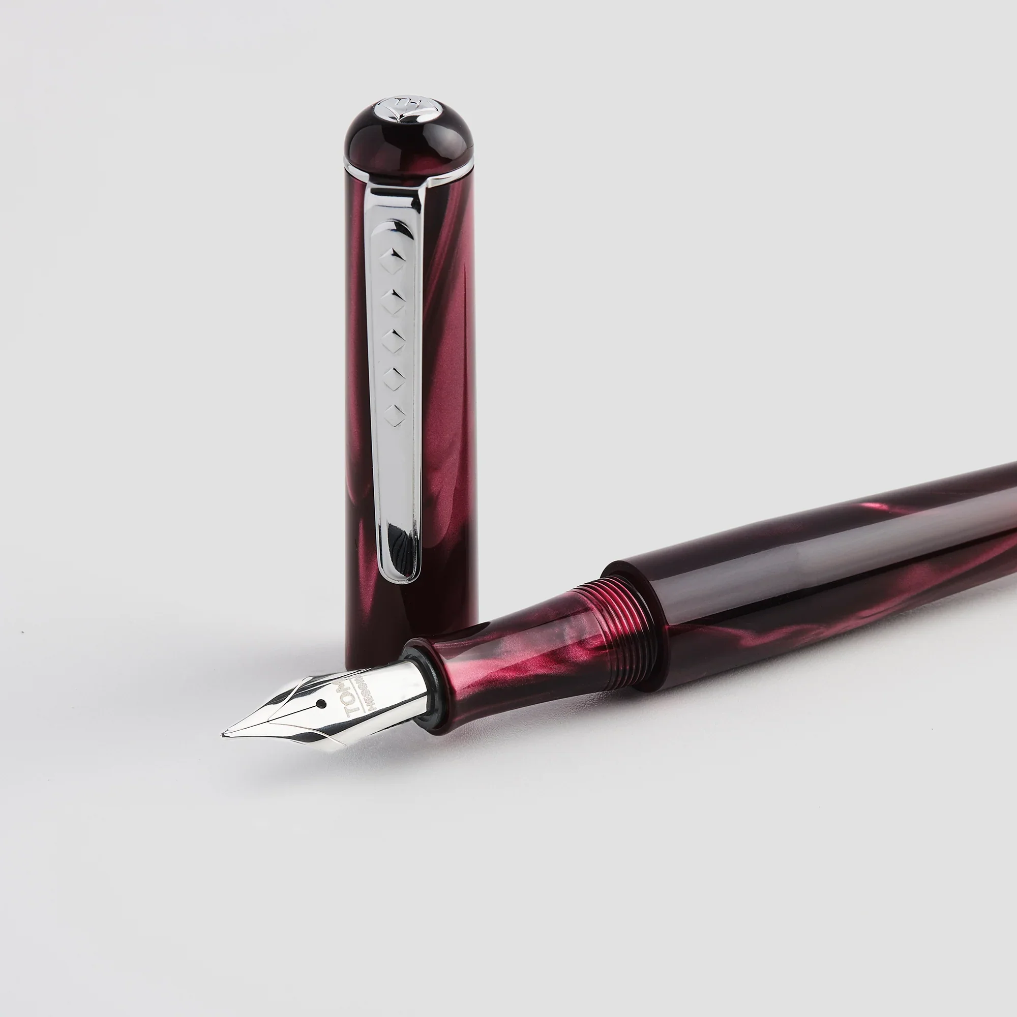 Tom Hessin - Charles Castle Claret Fountain Pen - Image 2