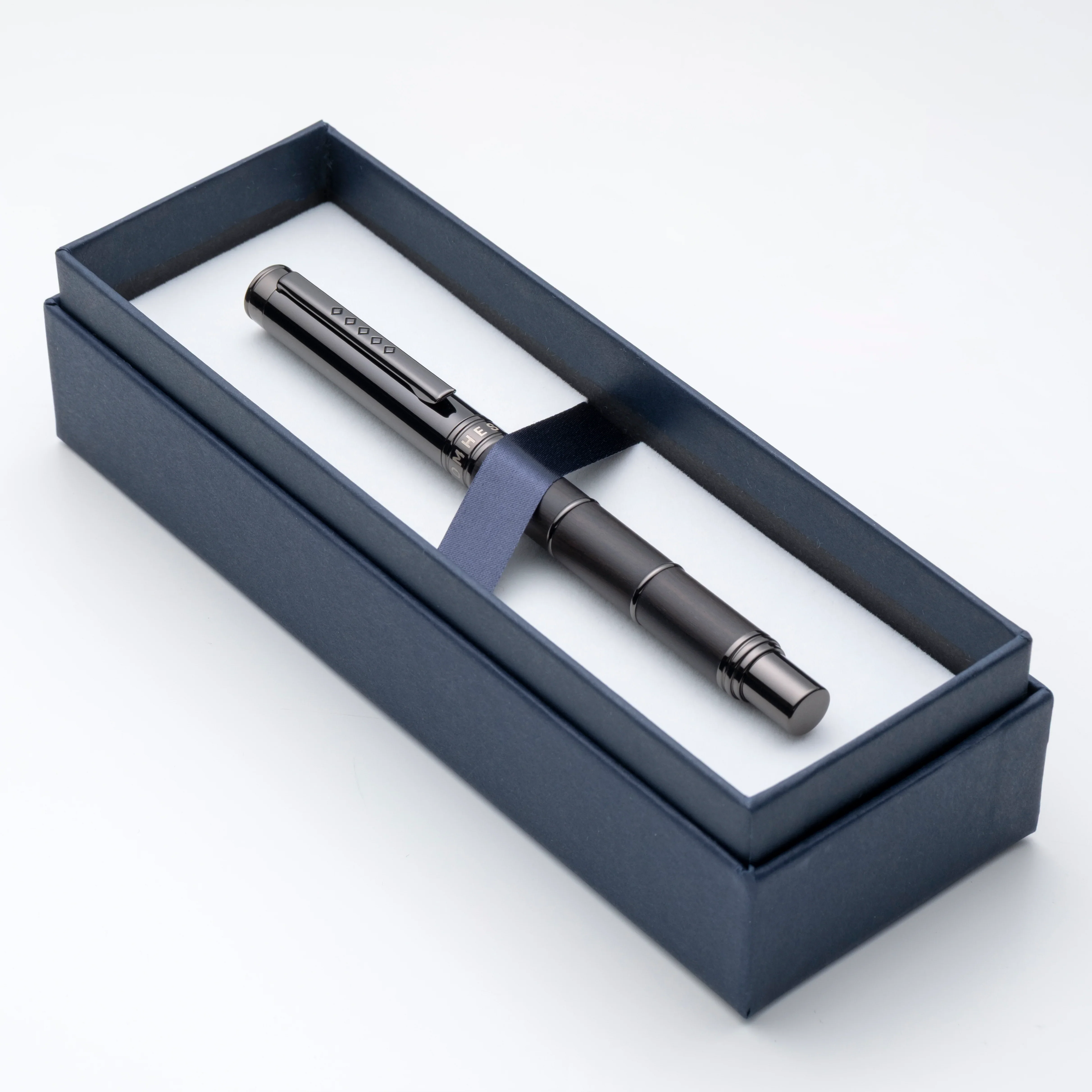 Tom Hessin - Revolution Collection Charcoal - Fountain Pen - Image 3